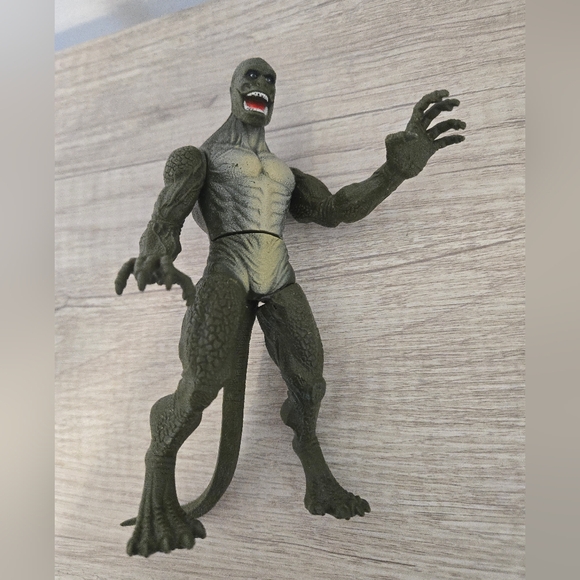 AMAZING SPIDER-MAN REPTILE MARVEL FIGURE MOSC 4" HASBRO 2011 RARE - Picture 2 of 5